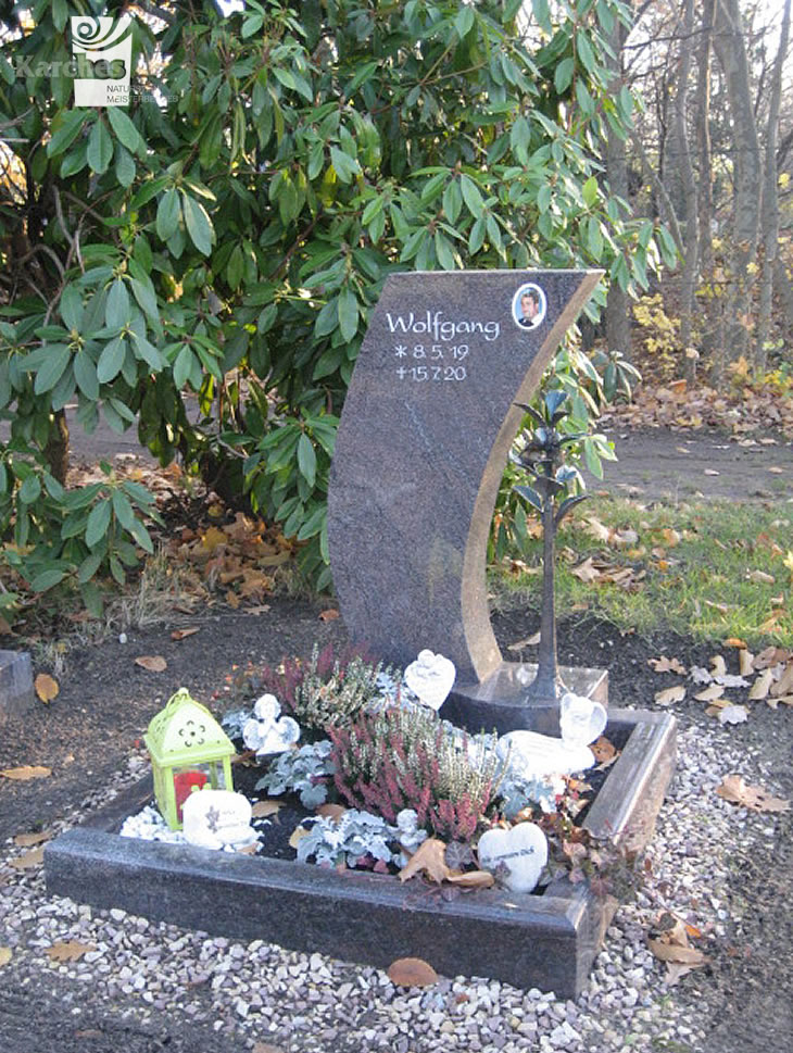 Grabmale Hannover, Grabsteine Garbsen und Naturstein Seelze - Steinmetz Hannover fertigt aus Naturstein wunderschöne Skulpturen und mehr.